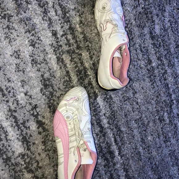 Shoes - Picture 4 of 5